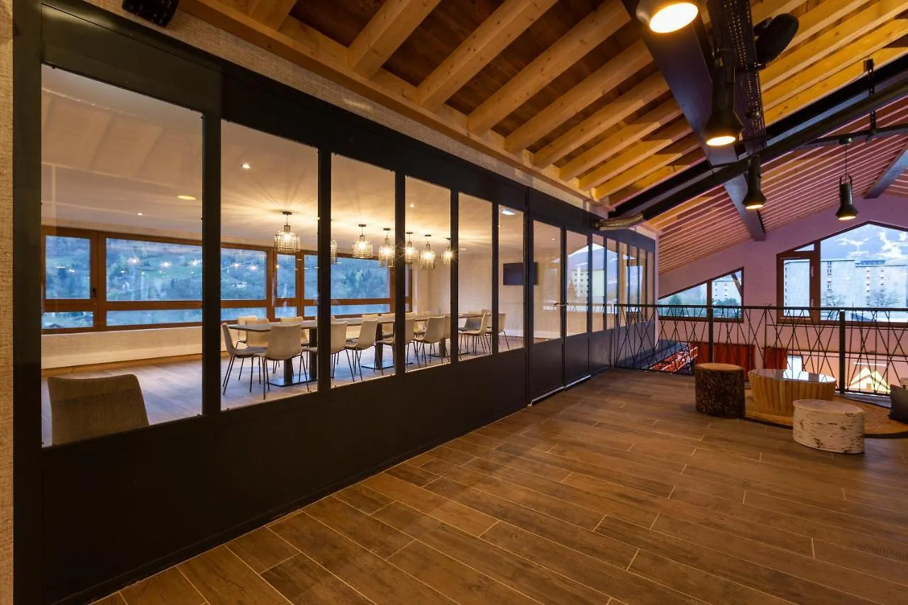 Hotel Base Camp Lodge - Bourg Saint Maurice