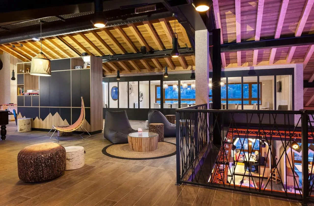Hotel Base Camp Lodge - Bourg Saint Maurice